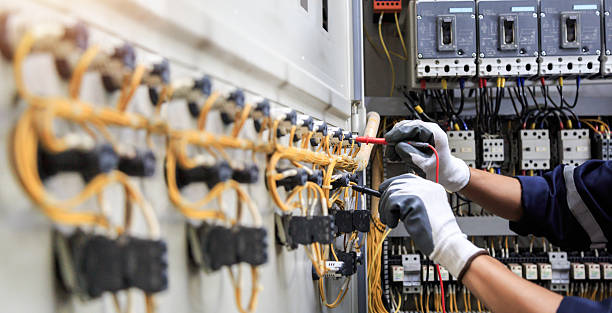 Professional Electrician technician working in University Park, NM